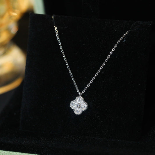 CLOVER MINI 9.5MM PENDANT DIAMOND NECKLACE
