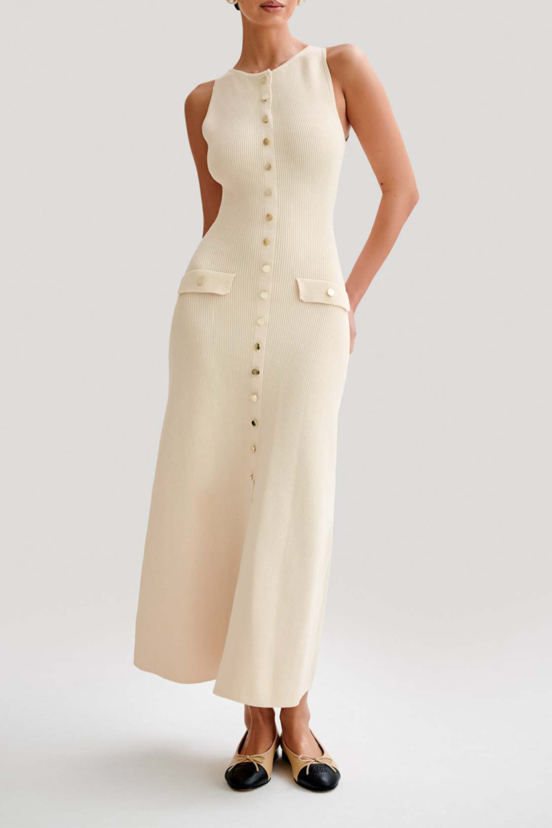 Elegant buckle knit midi dress - View 17 | Clistos