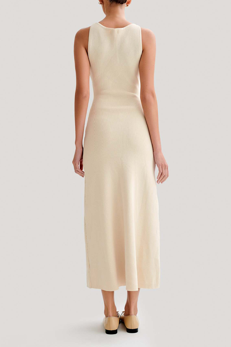 Elegant buckle knit midi dress - View 19 | Clistos