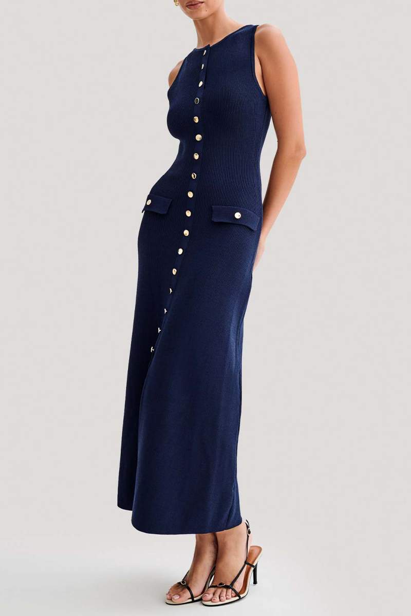 Elegant buckle knit midi dress - View 25 | Clistos