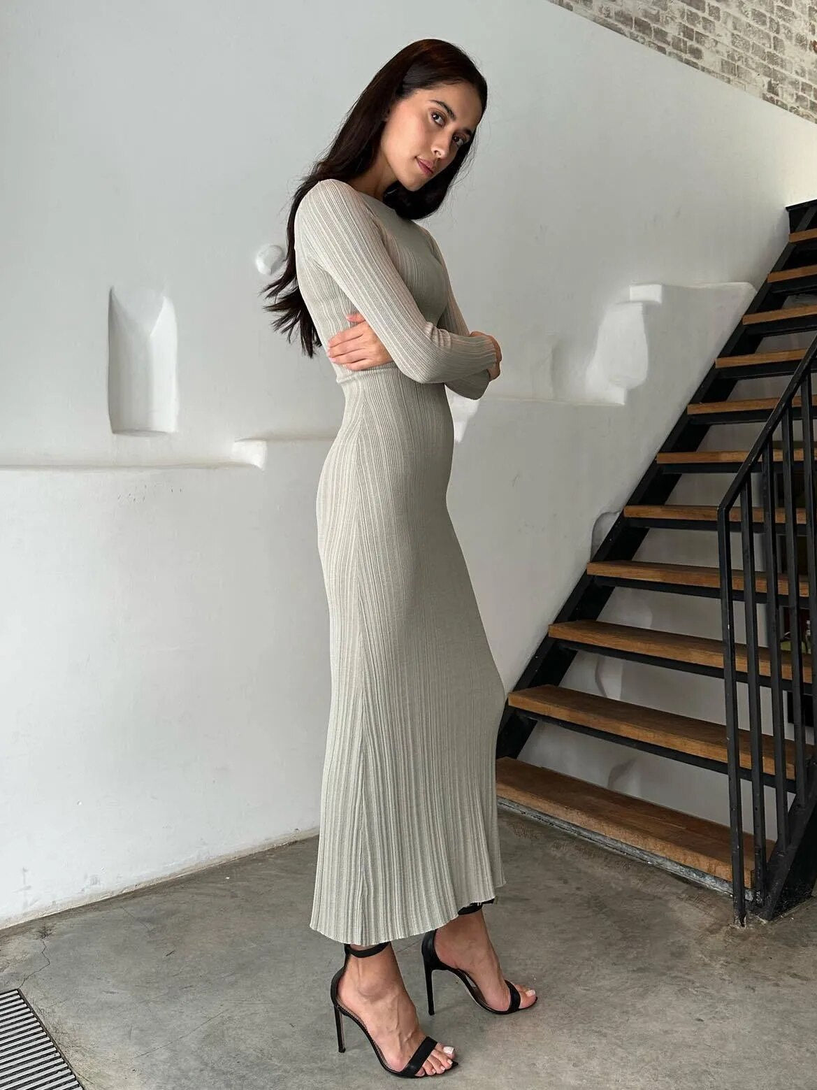 Ribbed knit long sleeve bodycon dress - View 6 | Clistos