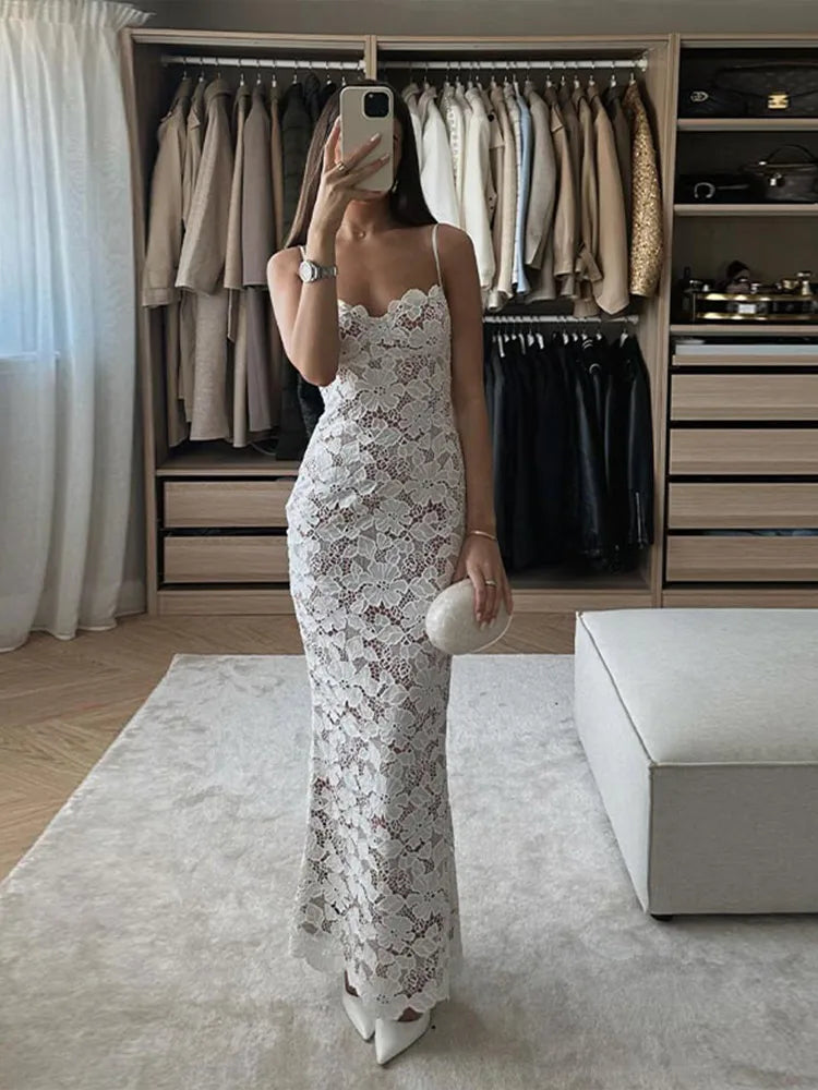 White lace backless maxi dress with sweetheart neckline - View 6 | Clistos