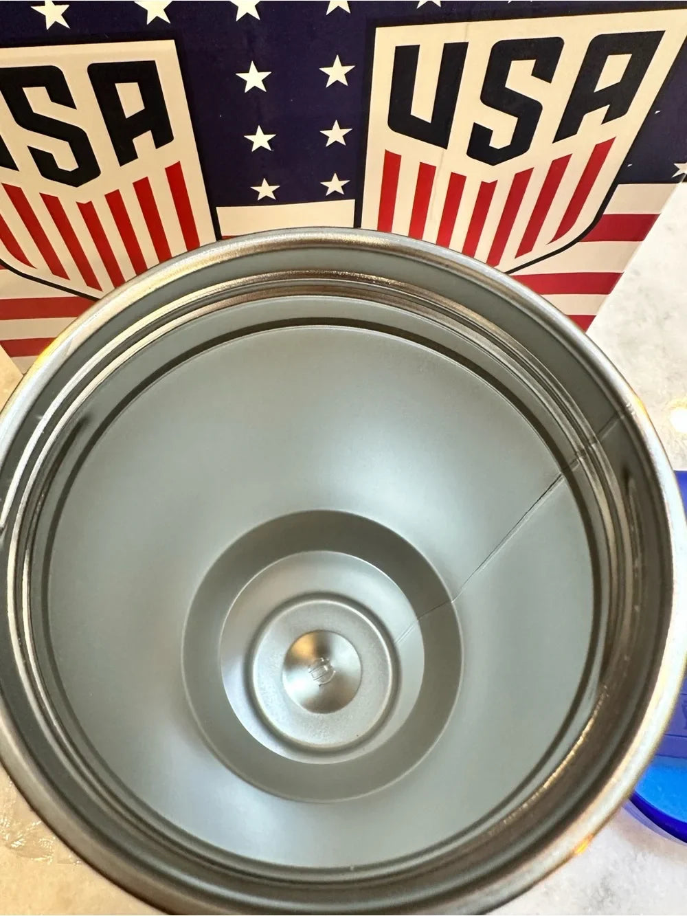 Stanley USA Soccer Limited Edition Quencher 2.0 Tumbler 40oz Blue with USA soccer crest and patriotic packaging - View 7 | Clistos
