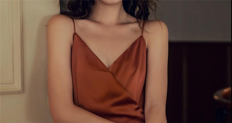 Elegant Backless Satin Midi Dress with Bow Detail - View 9 | Clistos