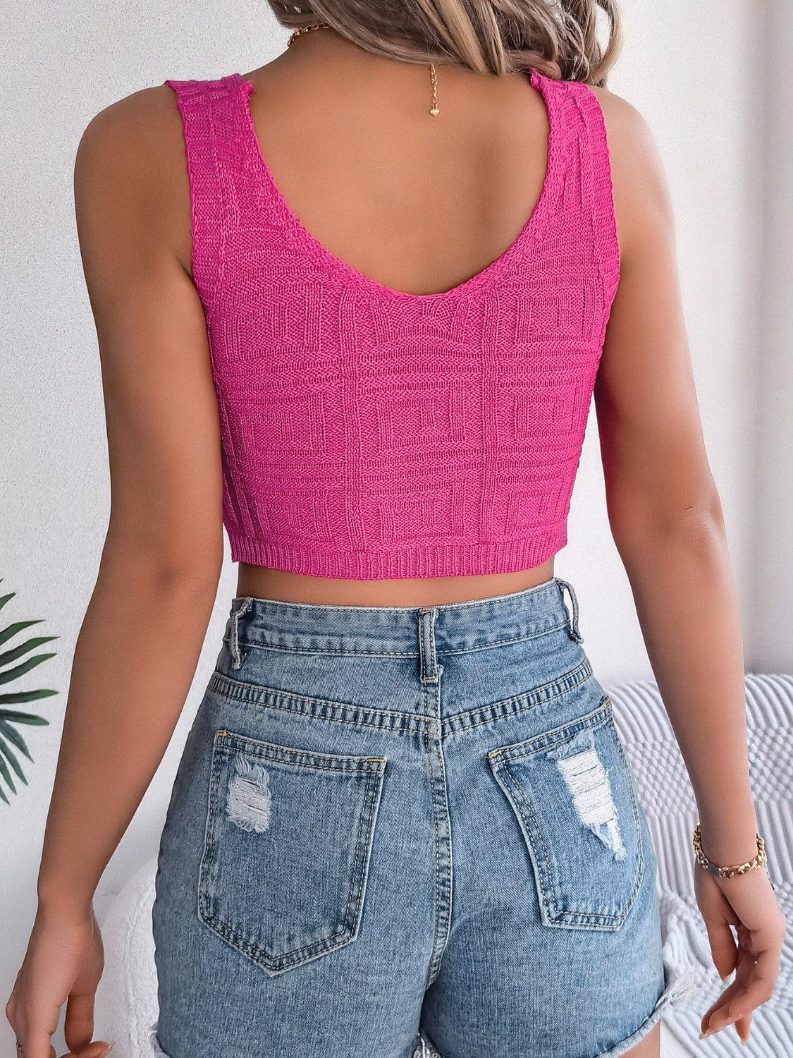 Twisted V-Neck Cropped Knit Vest - View 9 | Clistos